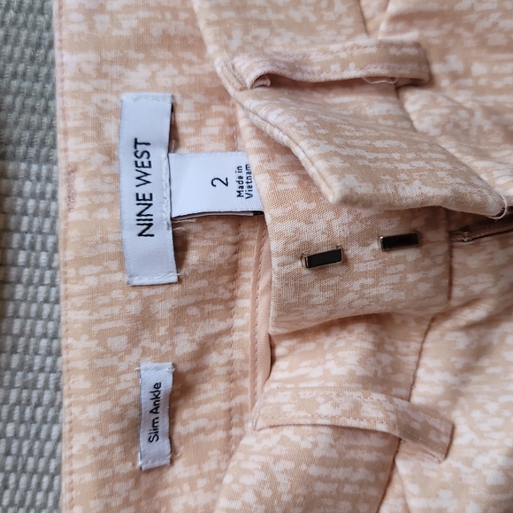 NINE WEST Peach Print Slim Ankle Pants Size 2 - Picture 4 of 8